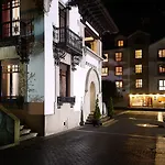 호텔 Y Arias