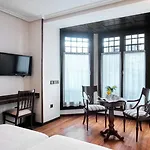 Y Arias 3* 나비아