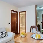 Y Arias Hotel 3*