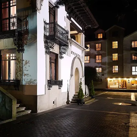 Hotel Y Arias