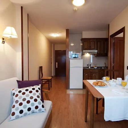 Y Arias Hotel 3*