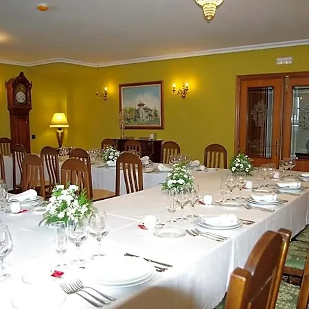 Hotel Y Arias 3*