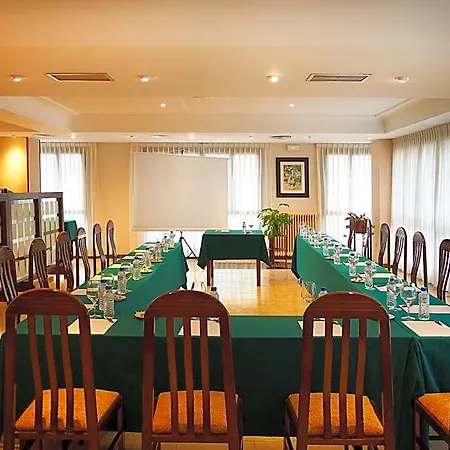 Y Arias Hotel