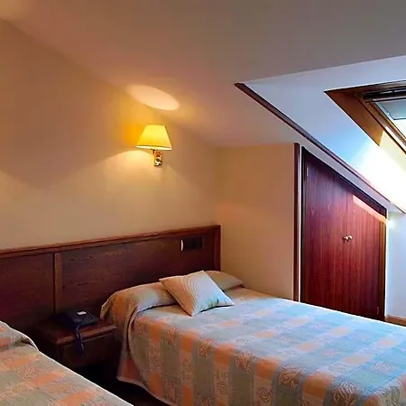 Hotel Y Arias Navia