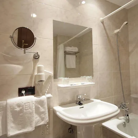 Y Arias Hotel Navia