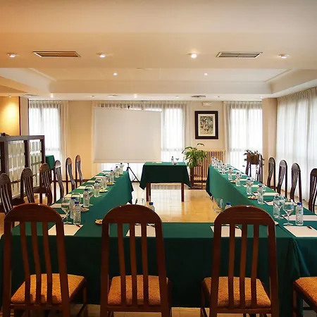 Hotel Y Arias 3*