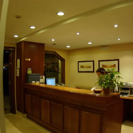Y Arias Hotel