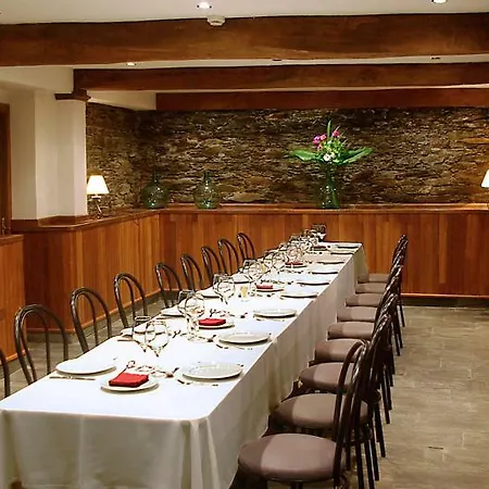 Y Arias Hotel 3*