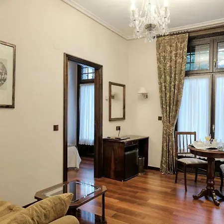 Hotel Y Arias Navia