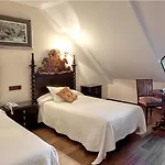 Hotel Y Arias